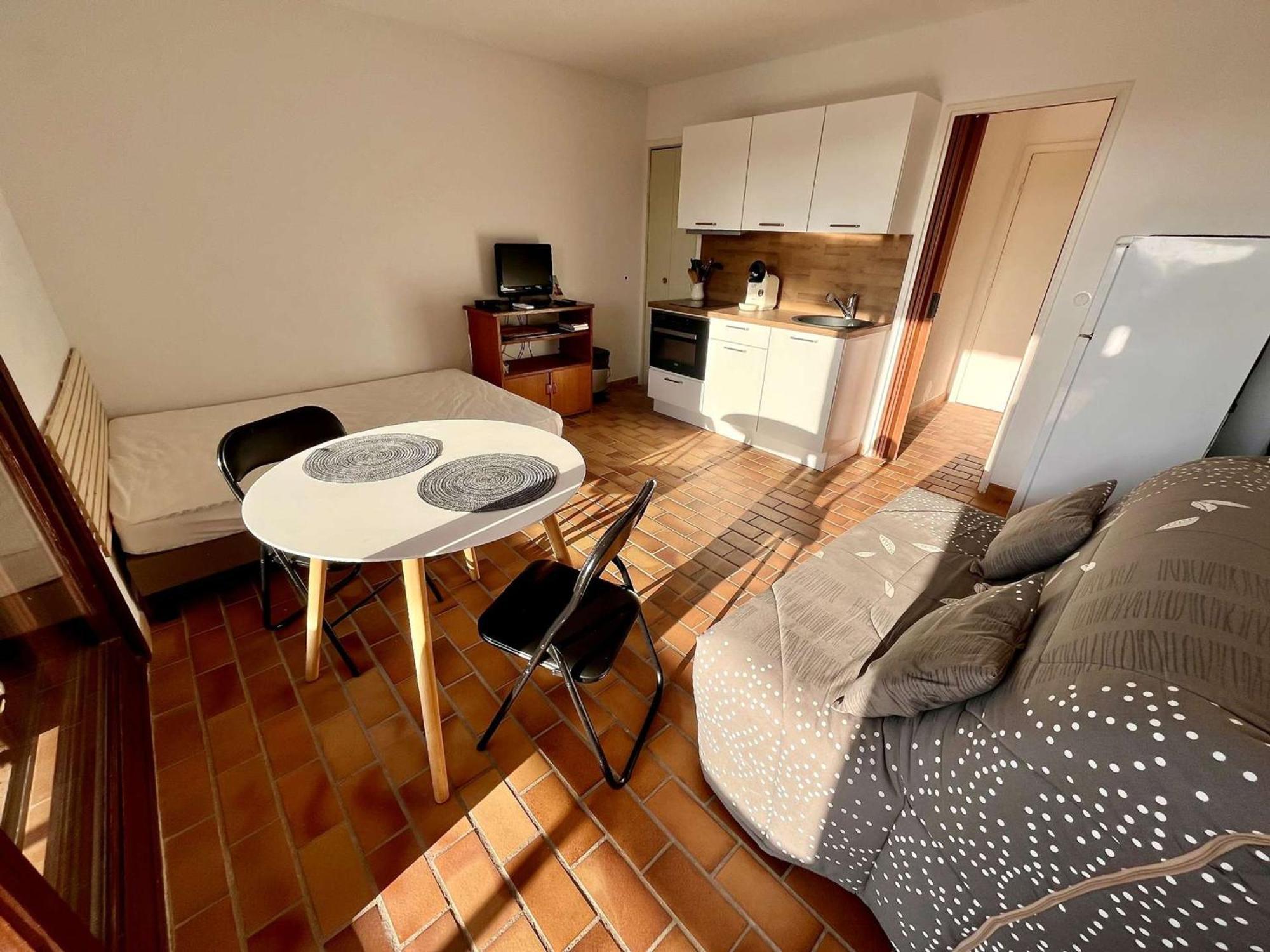 Calme Avec Piscine, Parking Prive, Et Acces Proche A La - 4 Couchages - Fr-1-226a-125 Frejus